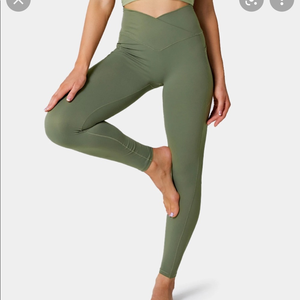 Green Halara Crossover Leggings
